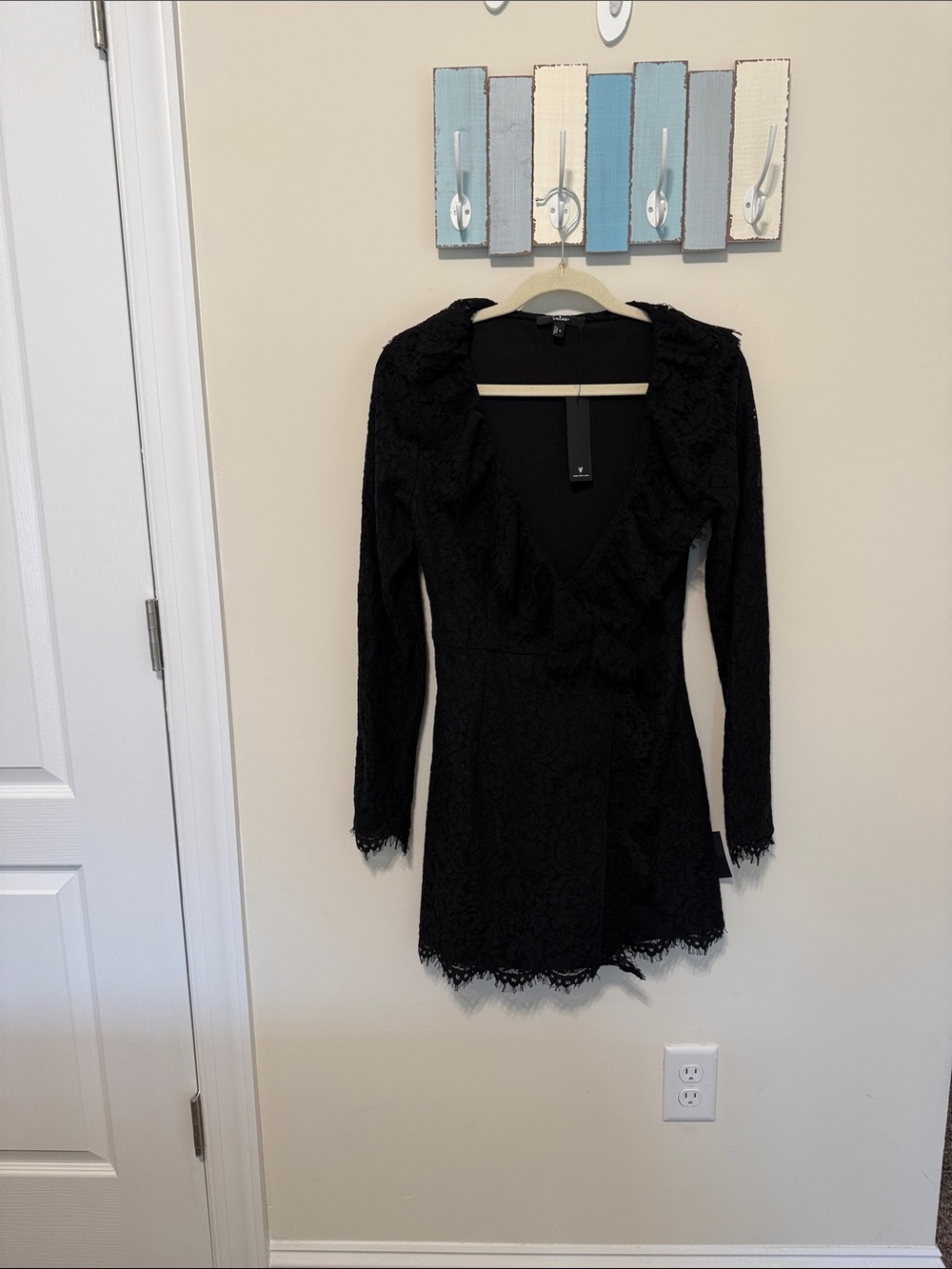 Lulus Women’s Memorably Romantic Black Lace Detail Mini Dress / Size S / NWT